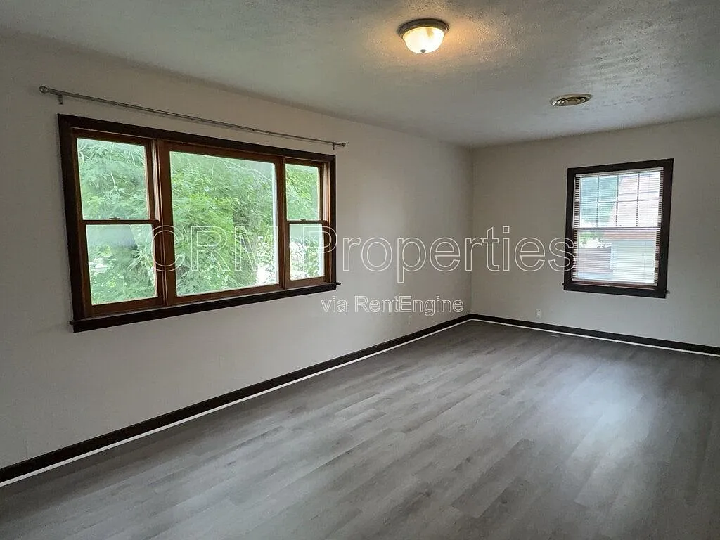 1 bed, 1.0 bath, 676 sqft, $745 — Photo 3