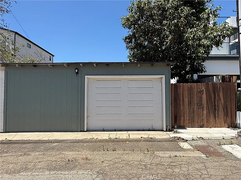 616 Huntington St — Photo 24