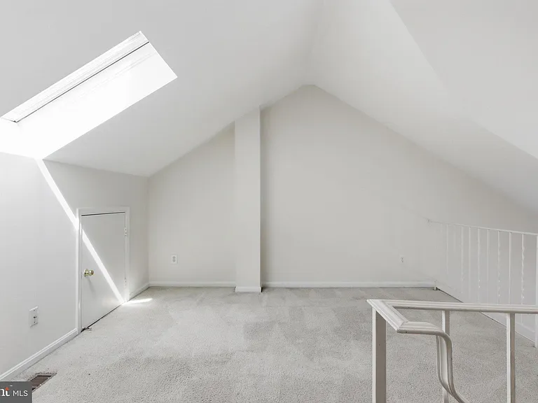 9504 Dunbrook Ct — Photo 11