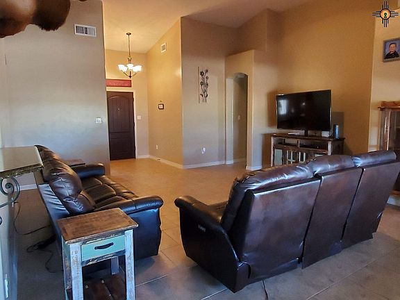 4th image of 3904 N Jesse James Ct