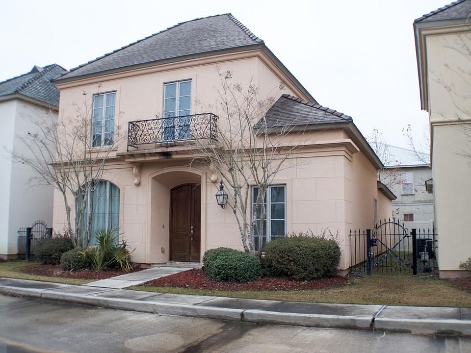 1st image of 104 Oak Aly