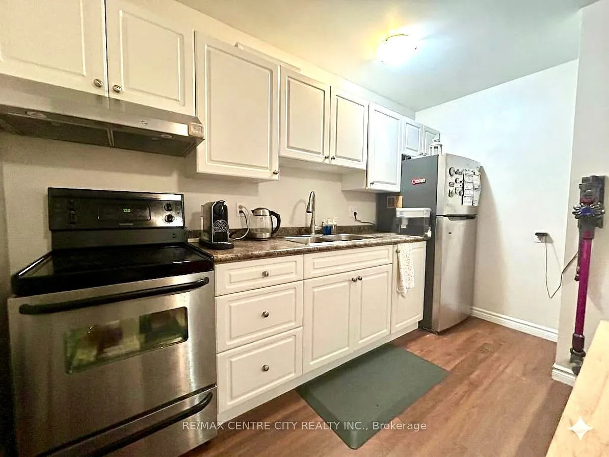3 bed, $2,300 — Photo 3