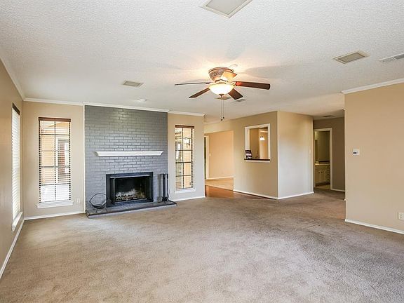3rd image of 908 Country Club Ln