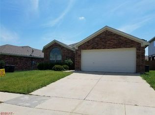10840 Middleglen Rd, Haslet, TX 76052