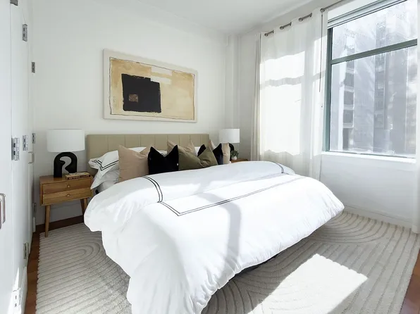 120 Greenwich St APT 11D, New York, NY 10006