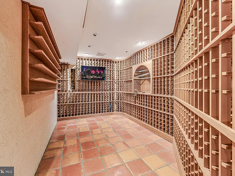 2029 Magarity Ct — Photo 42