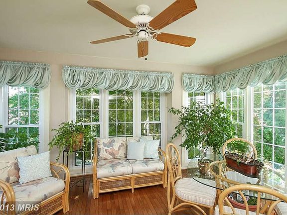 5th image of 15433 Snowhill Ln