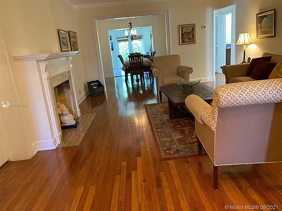 2nd image of 719 W 51st St
