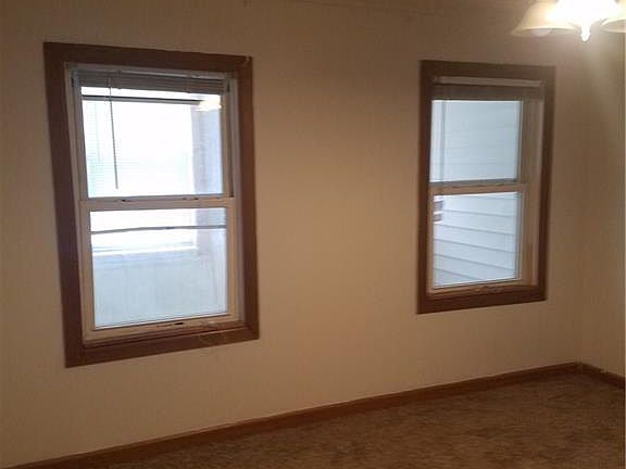3rd image of 220 Burdick Ave