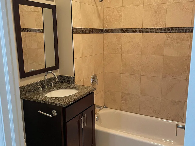 1756 W Montrose Ave #1 — Photo 18