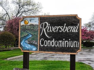 W178N9710 Riversbend Cir W, Germantown, WI 53022