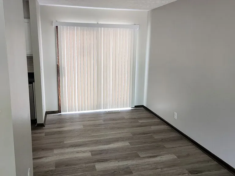 13715 Birchwood Ave — Photo 5