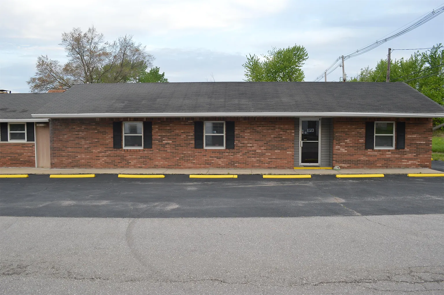1400 Walnut Ave #B photo 1