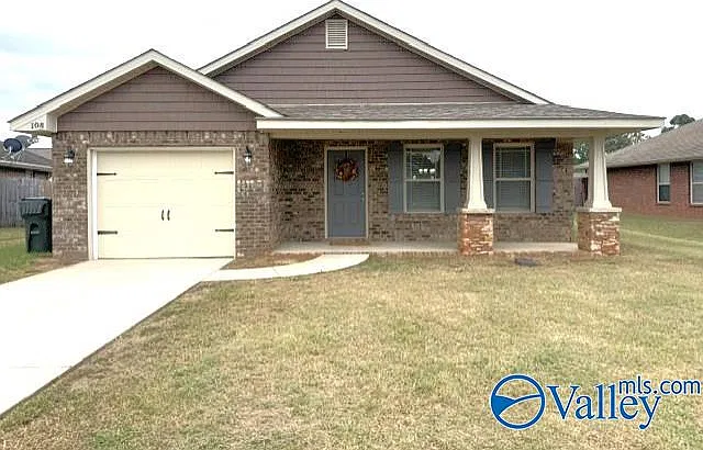 3 bed, 2.0 bath, 1388 sqft, $1,545 — Photo 2
