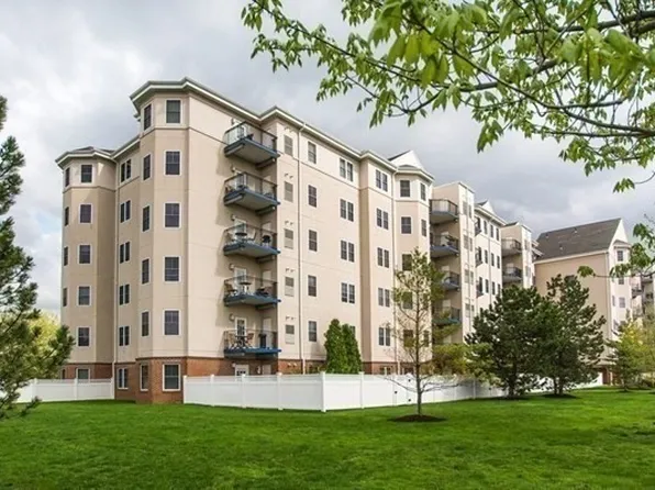 10 Seaport Dr APT 2408, Quincy, MA 02171