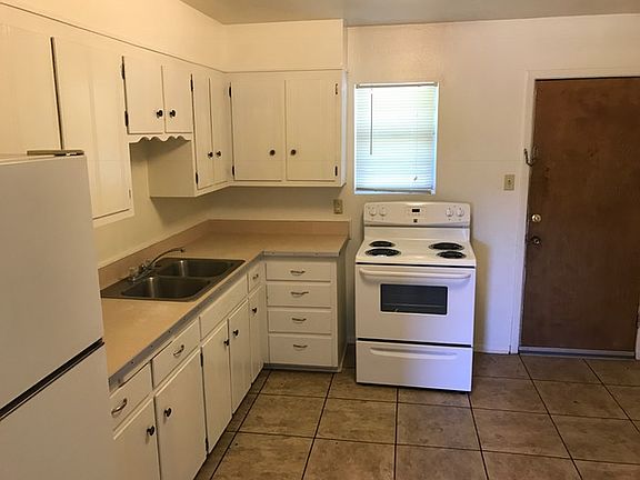2nd image of 1517 Dogwood Ln APT 11