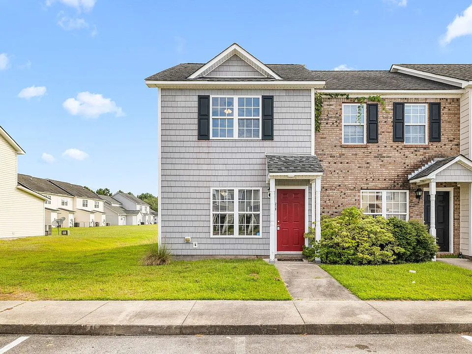 210 Bridgewood Dr