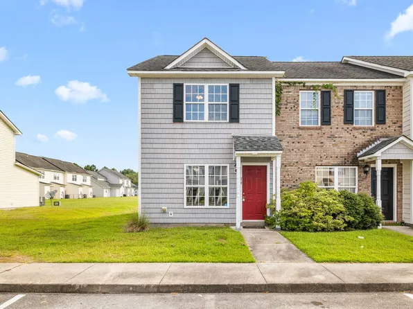 210 Bridgewood Dr, Jacksonville, NC 28546
