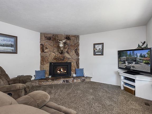 4th image of 301 E Saint Andrews Dr