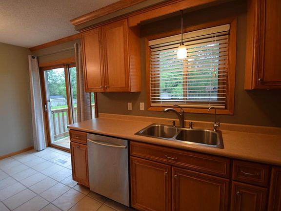 4th image of 14625 Burnell Park Dr