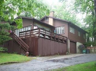 1633 Pottawatomi Dr, Delavan, WI 53115