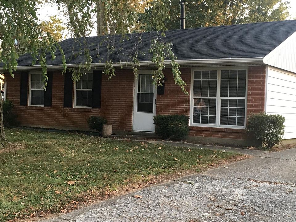1st image of 2228 W Surrey Dr