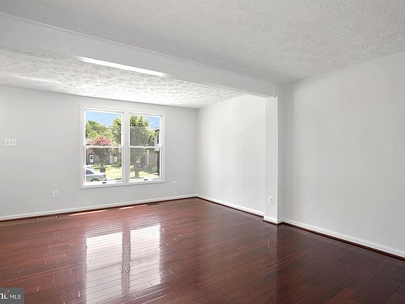 3rd image of 5564 Caithness Ct