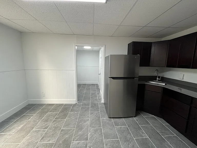 1112 State St #B — Photo 2