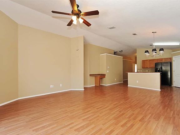 5th image of 7608 Clovelly Park Pl