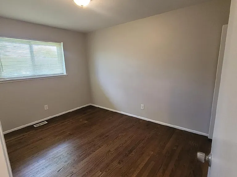 32448 Birchwood St — Photo 8
