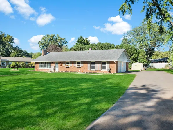 830 McClaran Ave, Aurora, IL 60506