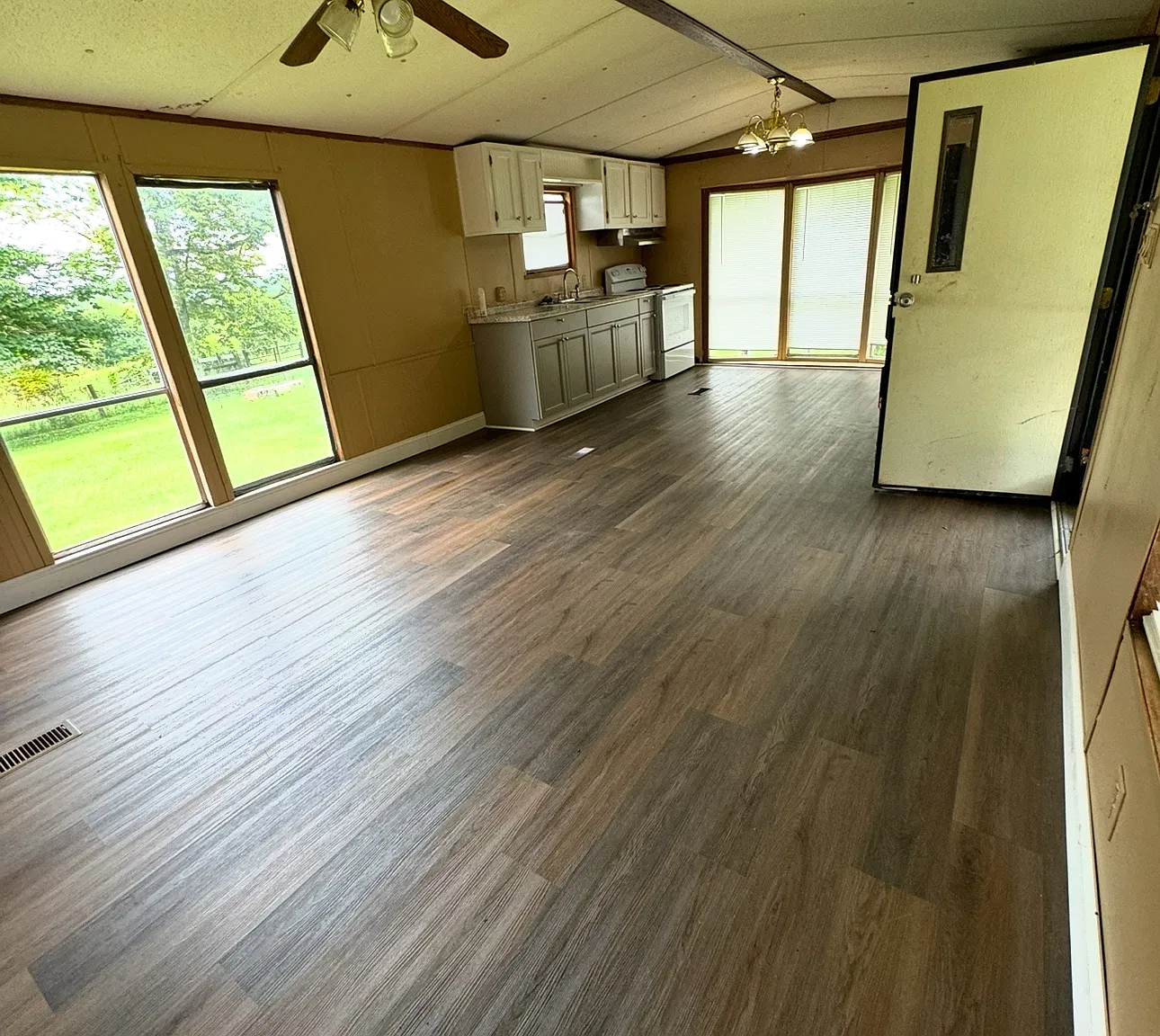 267 Market Ln — Photo 3