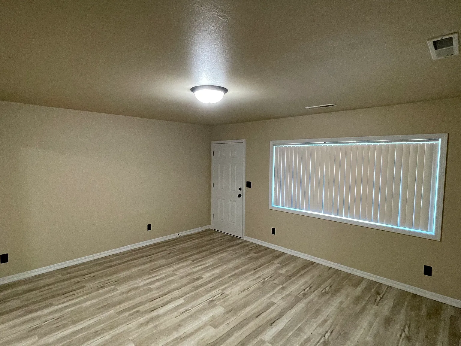 2 bed, 720 sqft, $1,600 — Photo 2