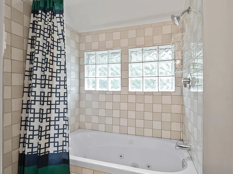 429 S Kenwood Ave — Photo 27