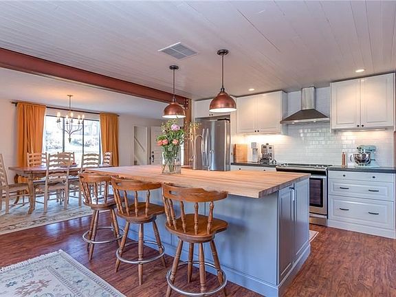 4th image of 402 Sewickley Heights Dr