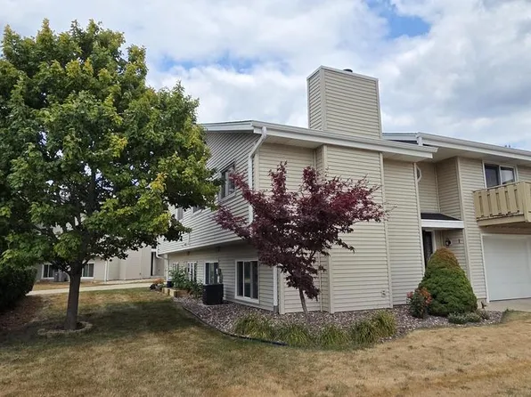 6461 S Crabapple COURT #1, Oak Creek, WI 53154