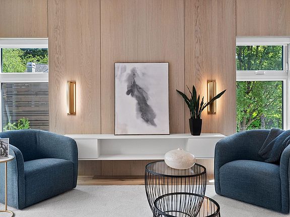 5th image of 5485 Larch St