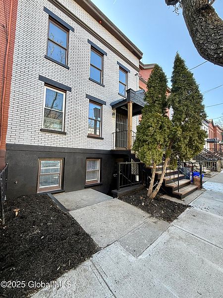 2nd image of 62 Catherine Street
