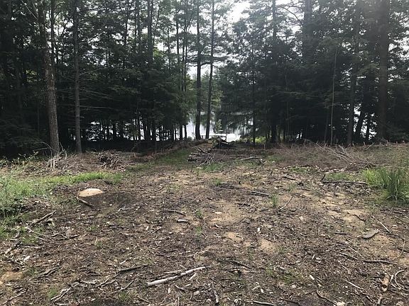 5th image of 44 W Shore Dr