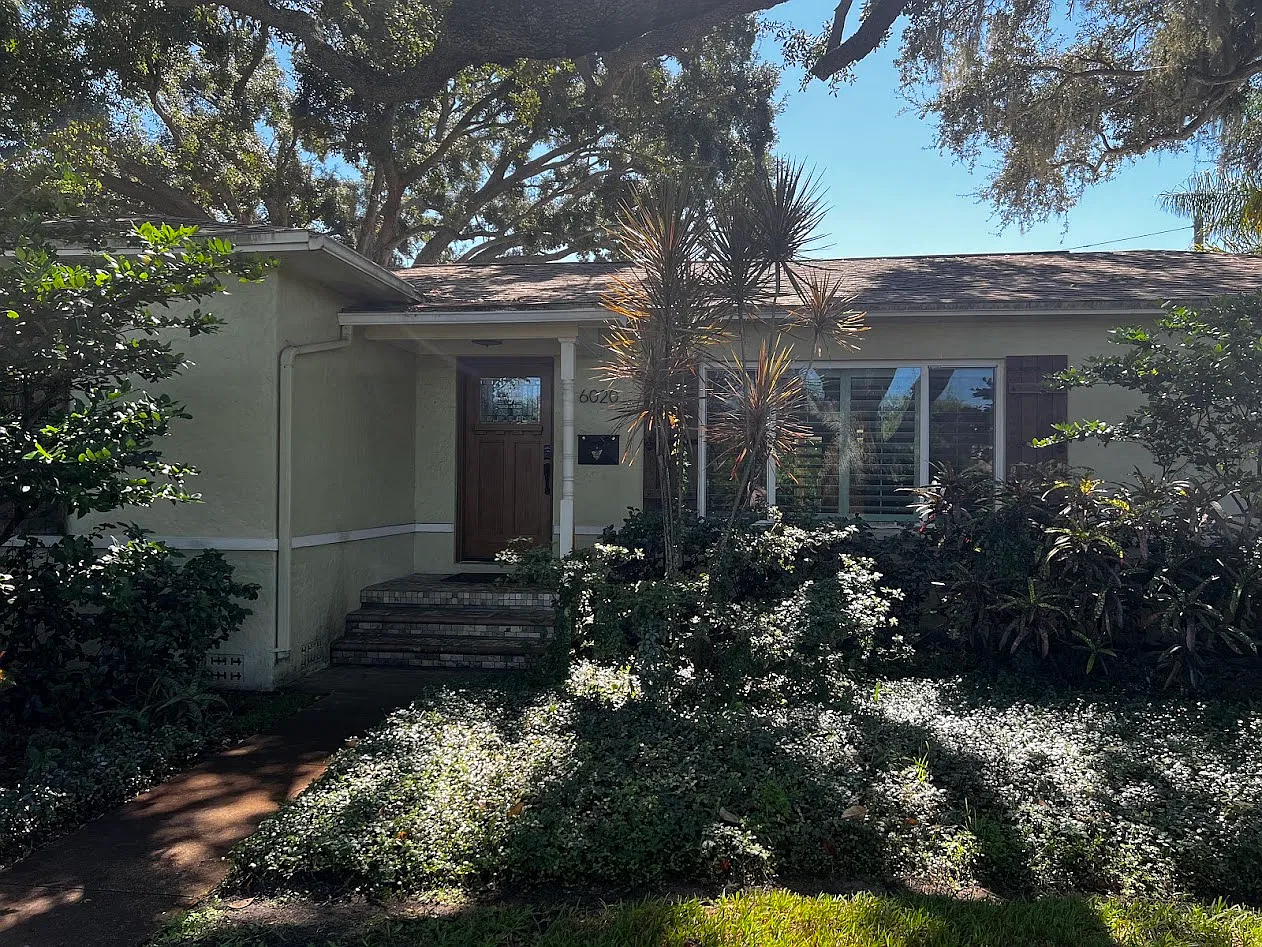3 bed, 1441 sqft, $4,199 — Photo 2