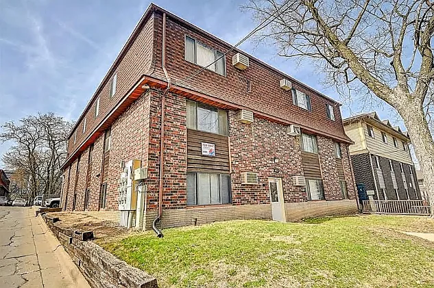 Building Photo - 413 S Johnson St