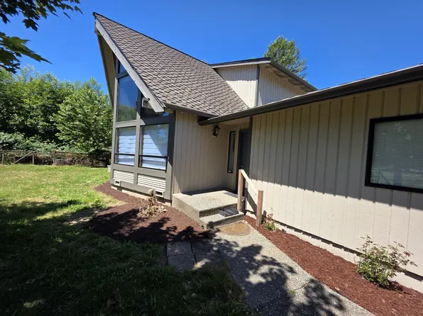 14818 Seattle Hill Rd, Mill Creek, WA 98012