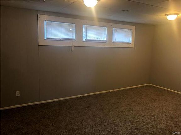 4th image of 8337 Frost Ave