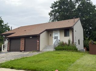2192 Wildwood Ln #2192, Hanover Park, IL 60133