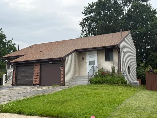 2192 Wildwood Ln #2192, Hanover Park, IL 60133