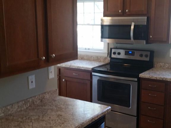 2nd image of 2317 Maplewood Dr