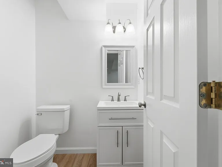 104 Hazel Dr — Photo 12