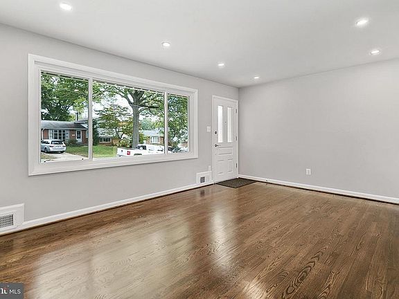 4th image of 13018 Pacific Ave
