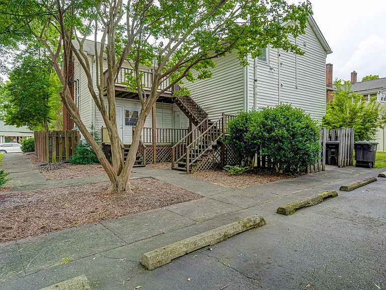 639 S Poplar St #C — Photo 46