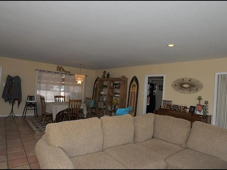 4233 Hampshire Ln — Photo 7